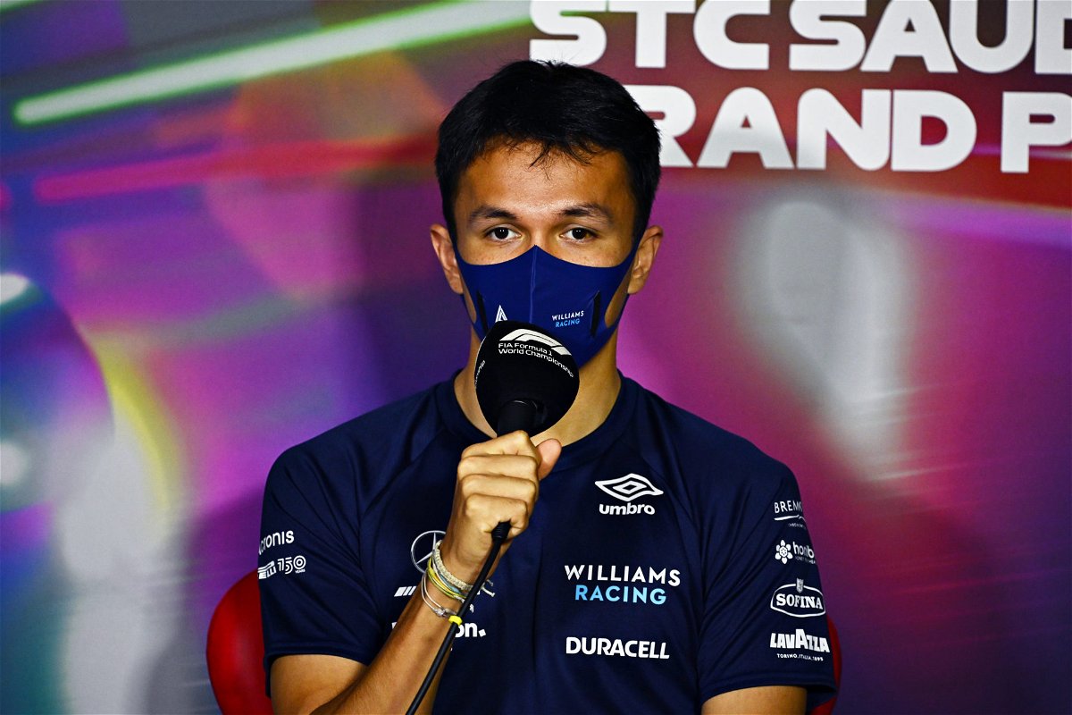 Albon Takes a Stand for Lewis Hamilton & Carlos Sainz Over F1 Teammate Comparisons: “What They Don't See Is a Driver's Value…”