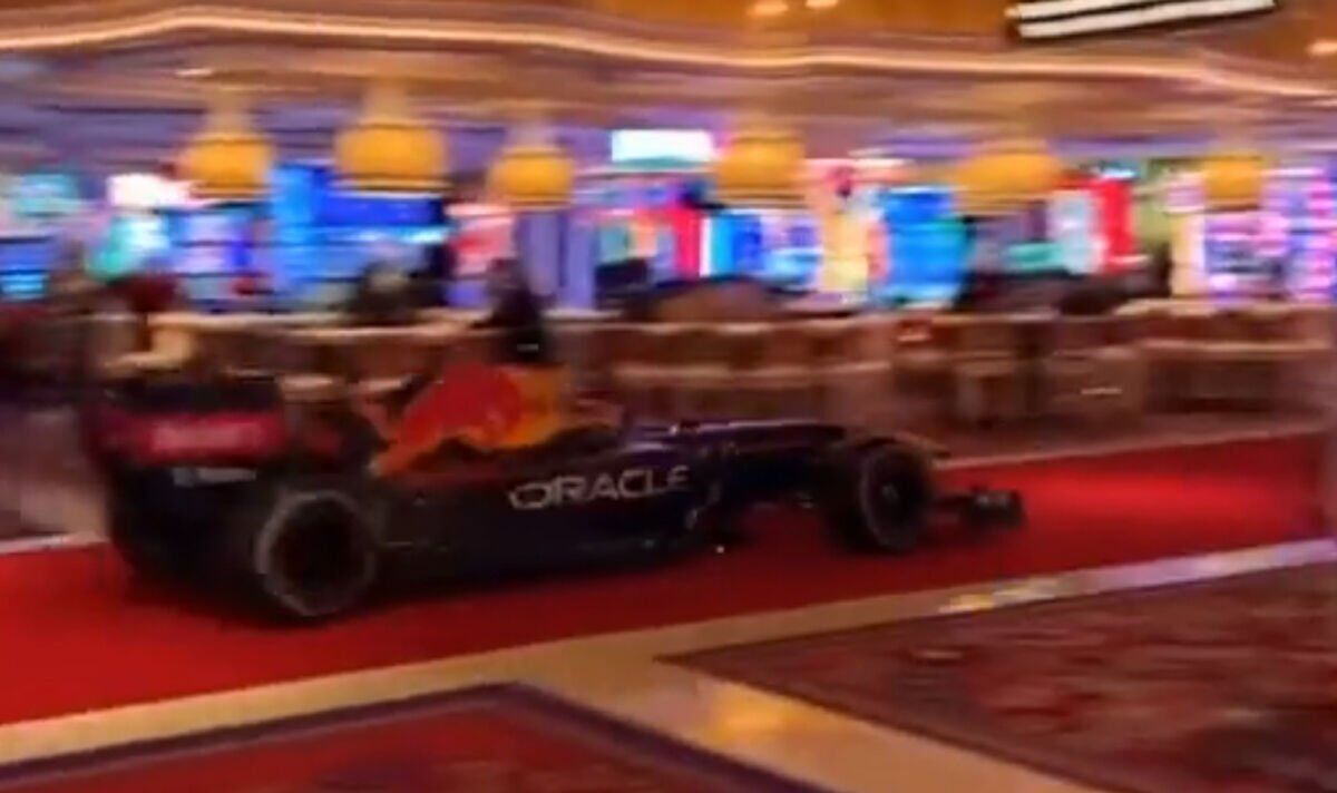 Red Bull drives F1 car through Las Vegas casino days before launch party with Hamilton |  F1 |  Sports