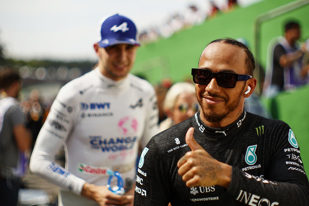 Mercedes won't prioritize Hamilton to keep F1 win record in Abu Dhabi