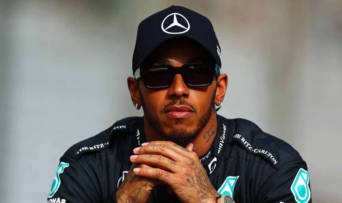 Lewis Hamilton facing Nico Rosberg situation at Mercedes - 'It's gnawing at him' |  F1 |  Sports