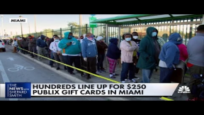 Hundreds line up for $250 gift cards in Miami