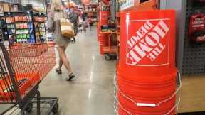 Home Depot reports sales grew by 25%, provides no guidance for 2021