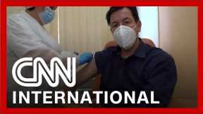 CNN reporter receives Russia's Sputnik V vaccine