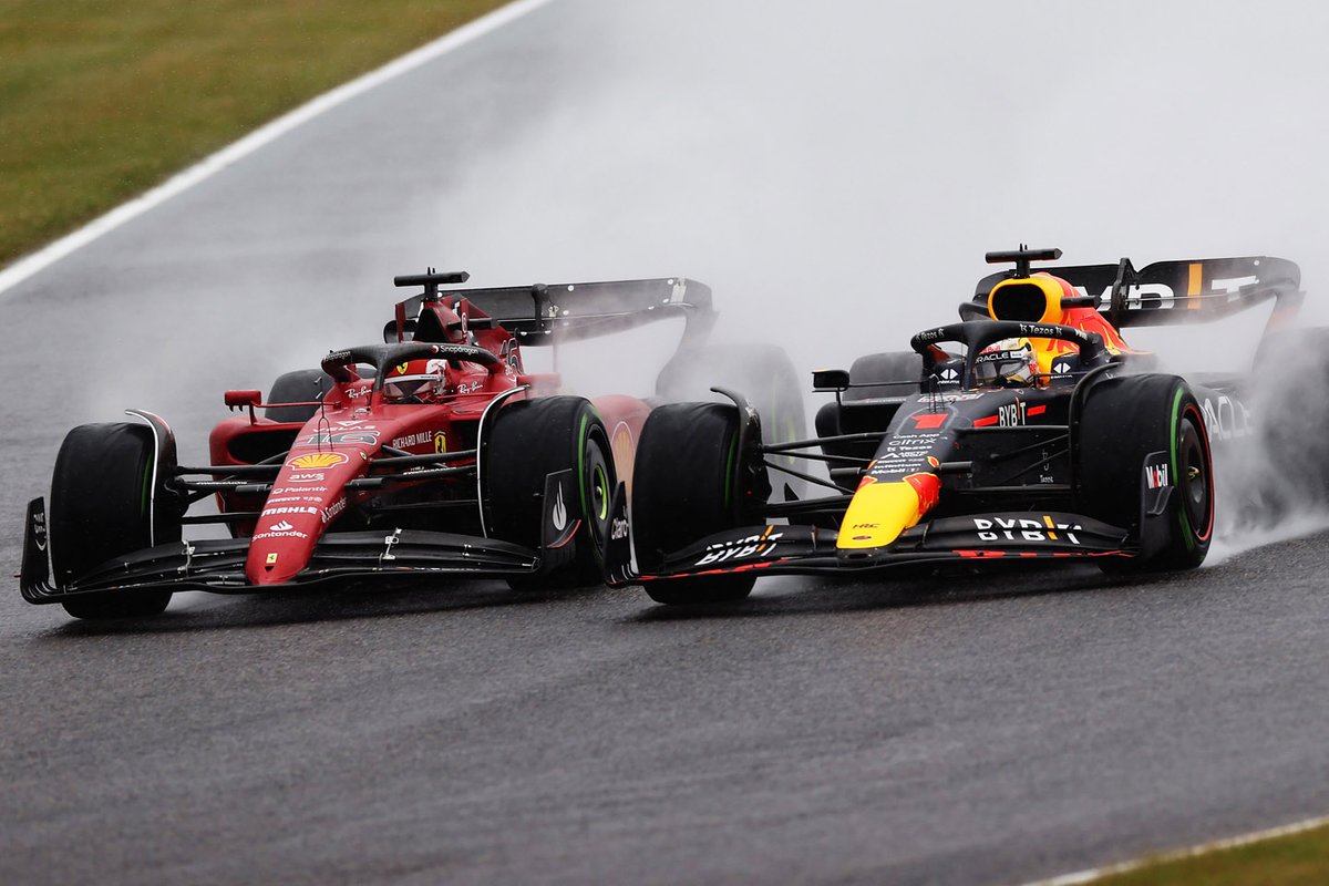 Max Verstappen, Red Bull Racing RB18, Charles Leclerc, Ferrari F1-75
