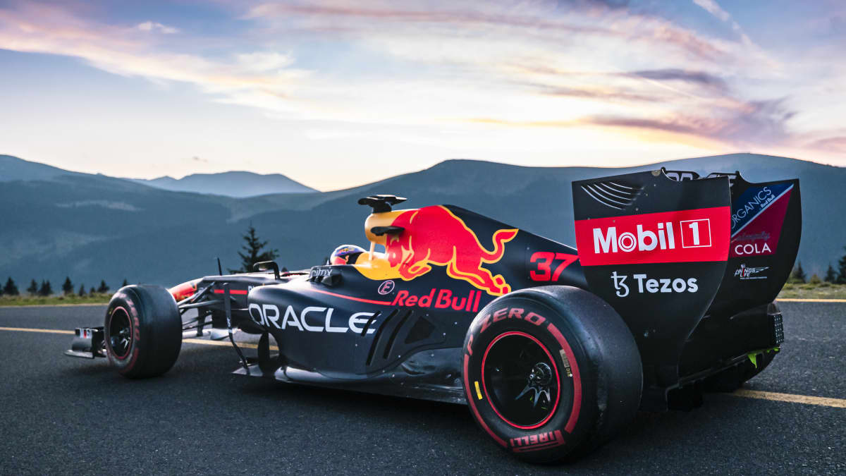 Red Bull Formula One car to hot lap at Bathurst, Daniel Ricciardo likely to drive