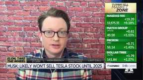 Tesla investors growing concerned about Musk's distraction with Twitter, says WSJ's Tim Higgins