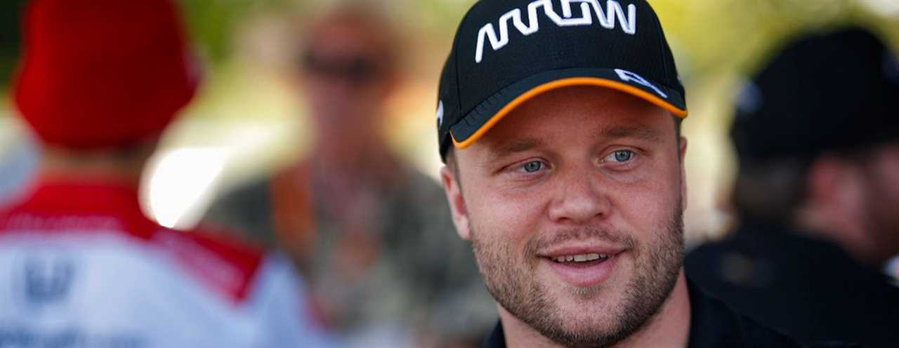 Felix Rosenqvist to continue to race with Arrow McLaren SP in 2023