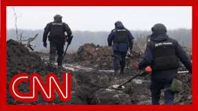 See how Ukrainian team works to defuse mines left by Russians