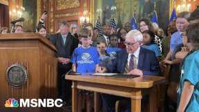 Democratic governor increases school funding for next 400 years with clever veto